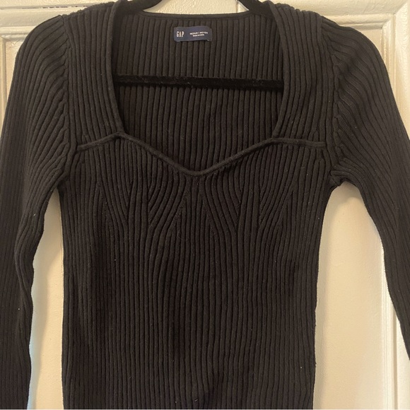 GAP Ribbed Sweetheart Sweater - Picture 3 of 3